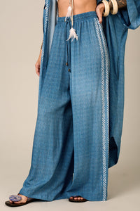 Calça Pantalona Sem Bolsos Azul Estampado Yacamim A39