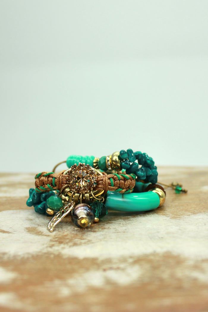 Kit De Pulseiras Com Mix De Pingentes Yacamim #366