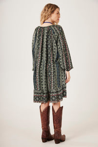 Vestido Curto Com Mangas Bufantes Verde Estampa Indiana Yacamim D2