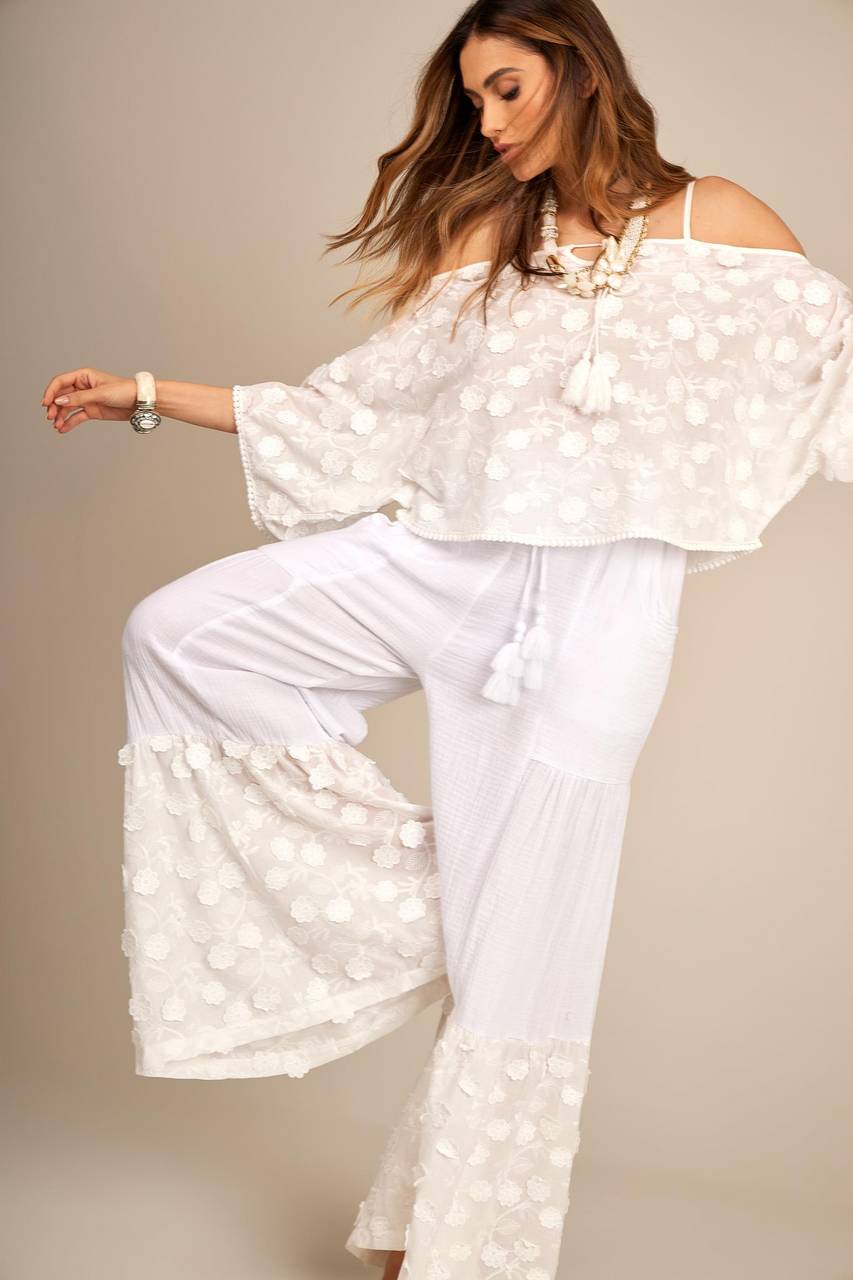 Calça Pantalona Com Babado De Laise Branco Yacamim G9