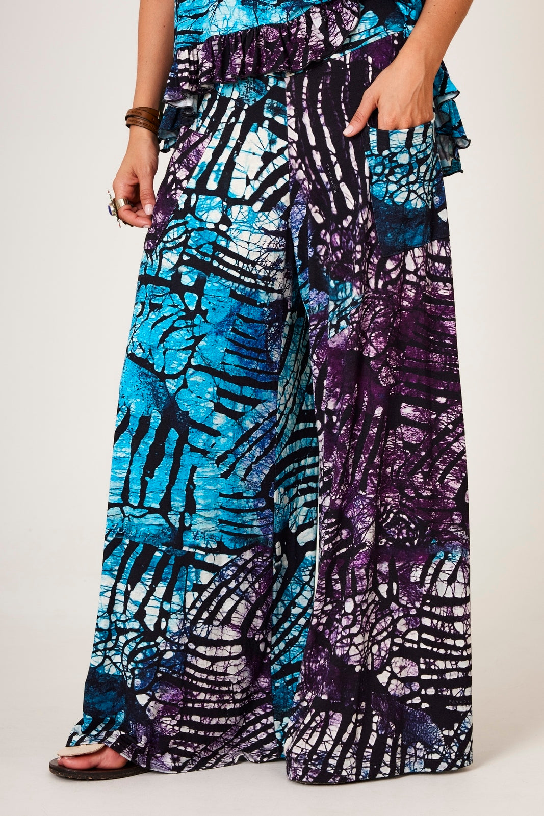 Calça Pantalona Azul Estampa Digital De Batik Yacamim A37