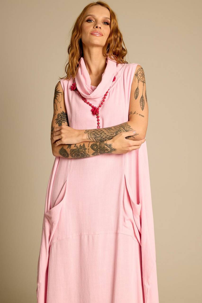 Vestido Longo Regata Gola Rolê Bolsos Rosa Claro Yacamim E22