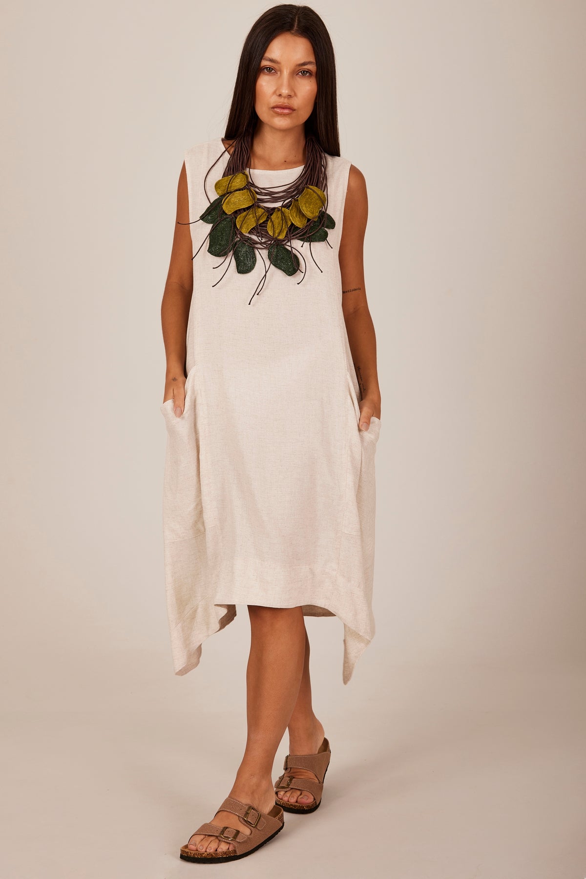 Vestido Curto Regata De Linho Bege Yacamim D3 Liso