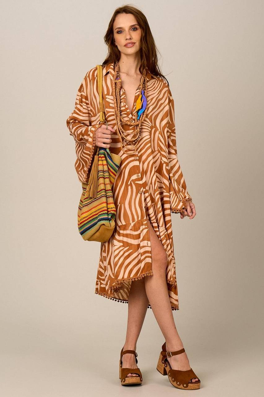 Chemise Curto Amplo Marrom Claro Estampado Yacamim N10