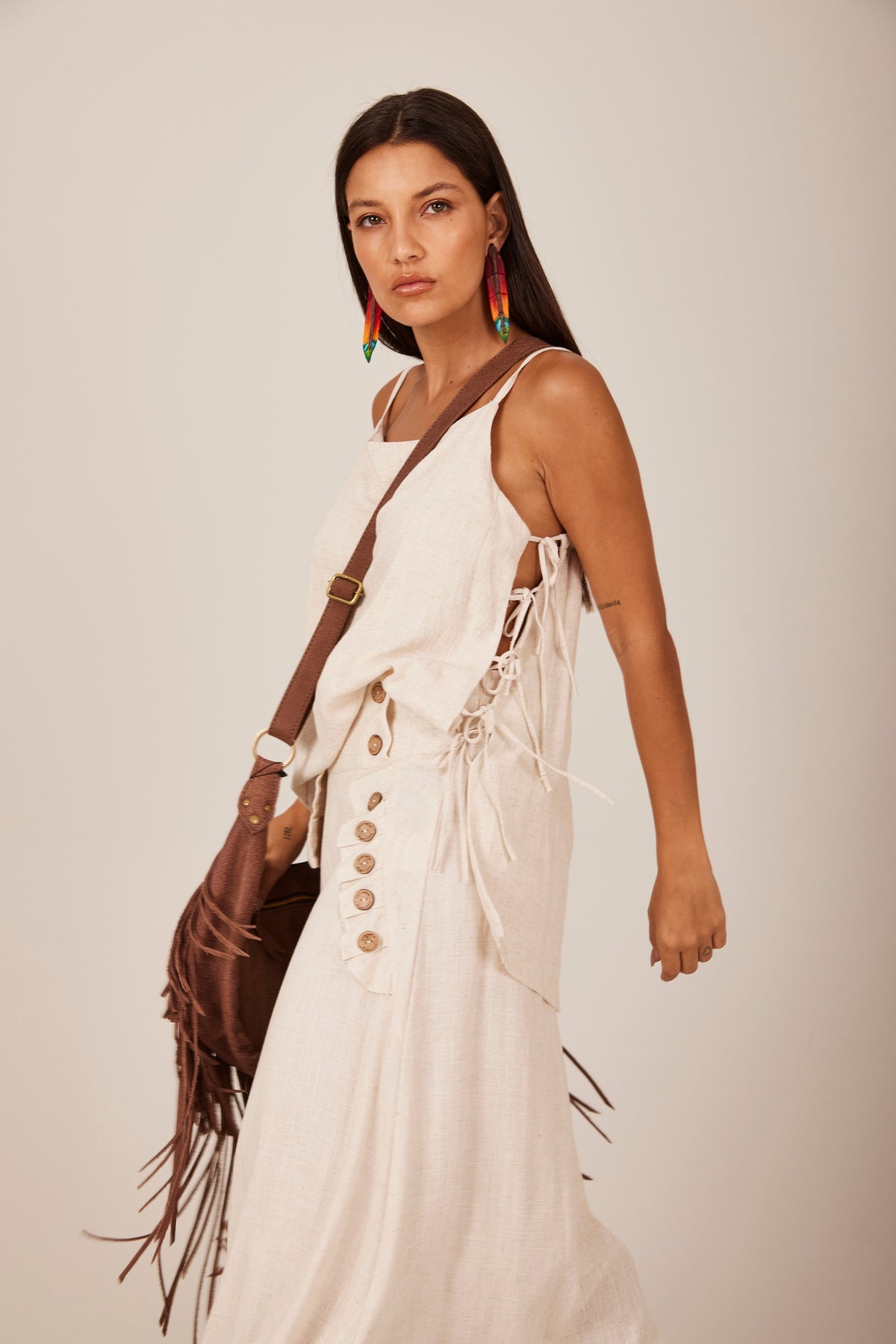 Saia Longa Linho Com Botões Bege Yacamim A19 Liso