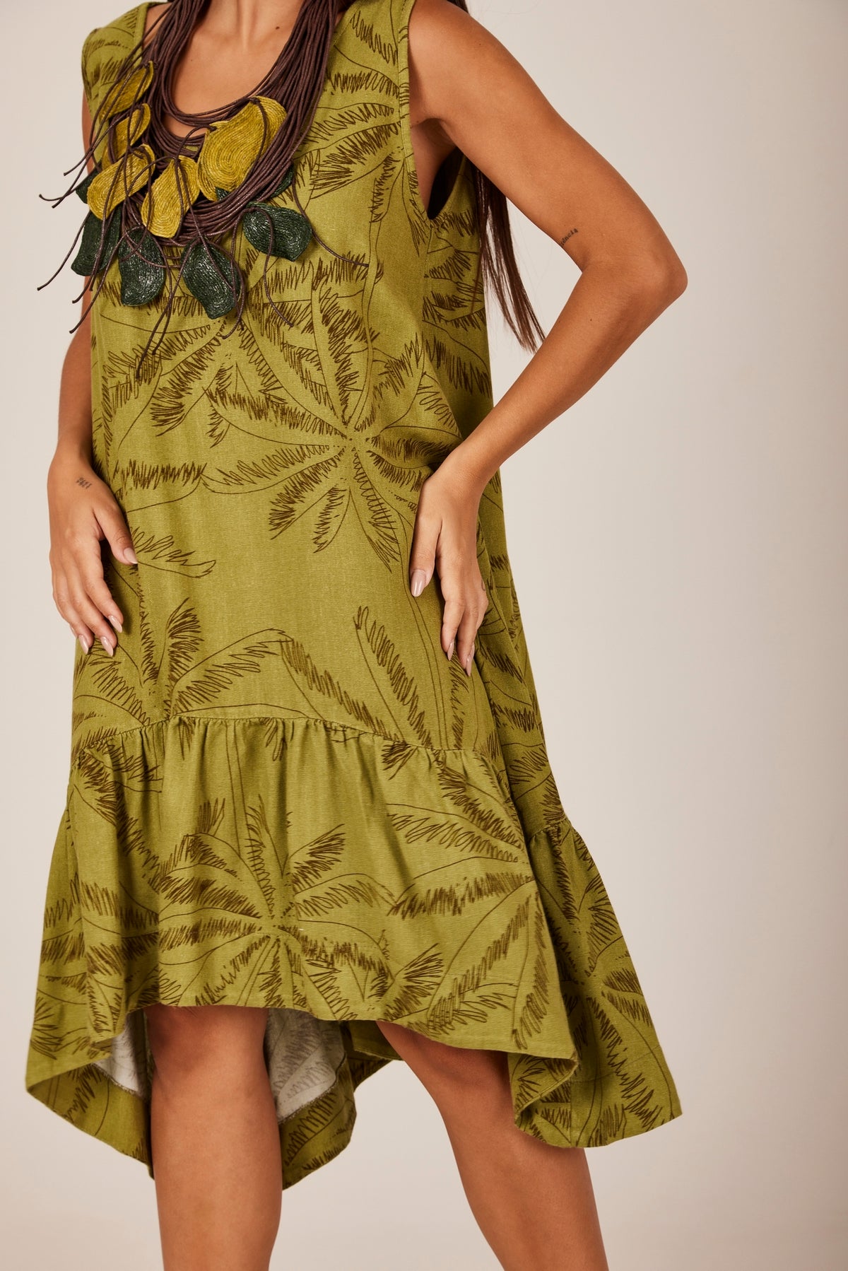 Vestido Curto Regata Com Decote Redondo Verde Yacamim C10