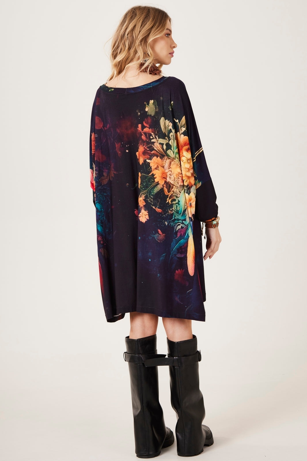 Bata Ampla Com Pedrinhas Estampa Exclusiva Filtro Dos Sonhos Yacamim S4