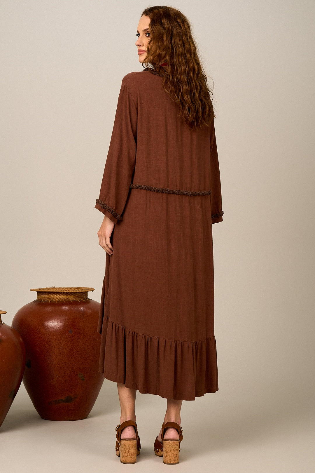 Vestido Midi De Viscolinho Com Babados Marrom Escuro Yacamim E16