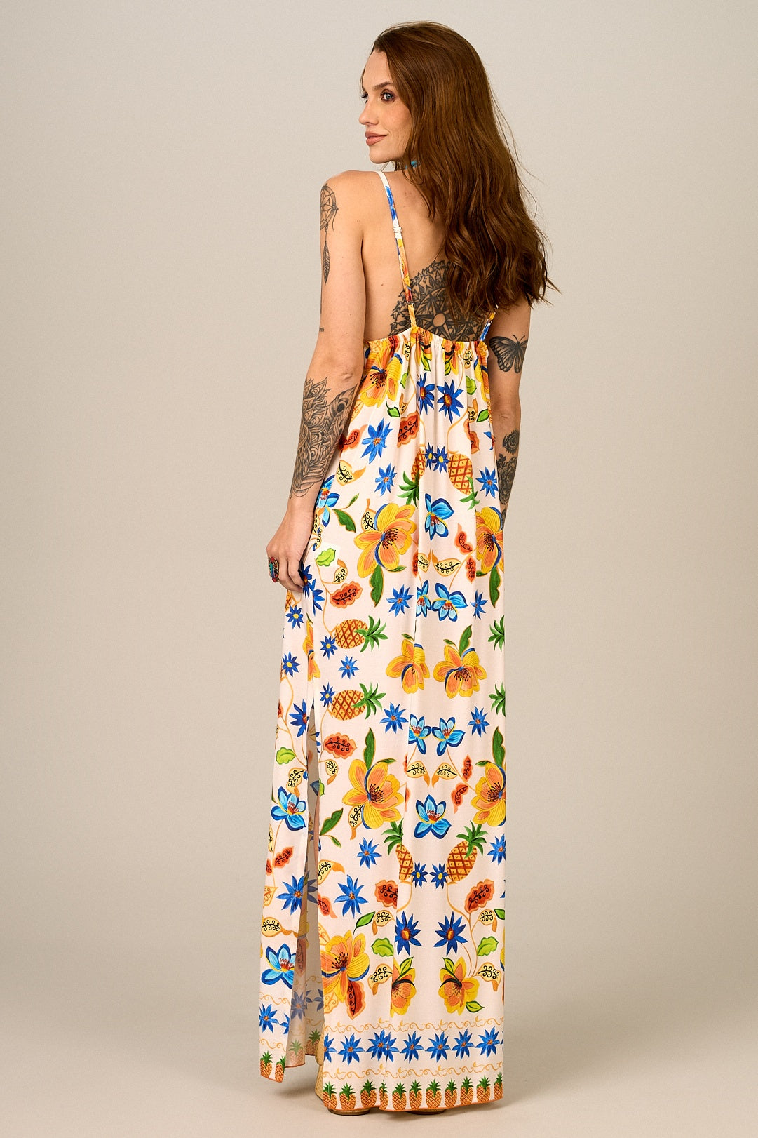 Vestido Longo De Alças Bege Estampa De Abacaxi Yacamim C12