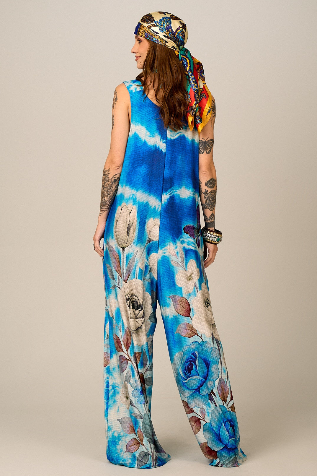 Macacão Pantalona Azul Estampa De Rosas Yacamim O9