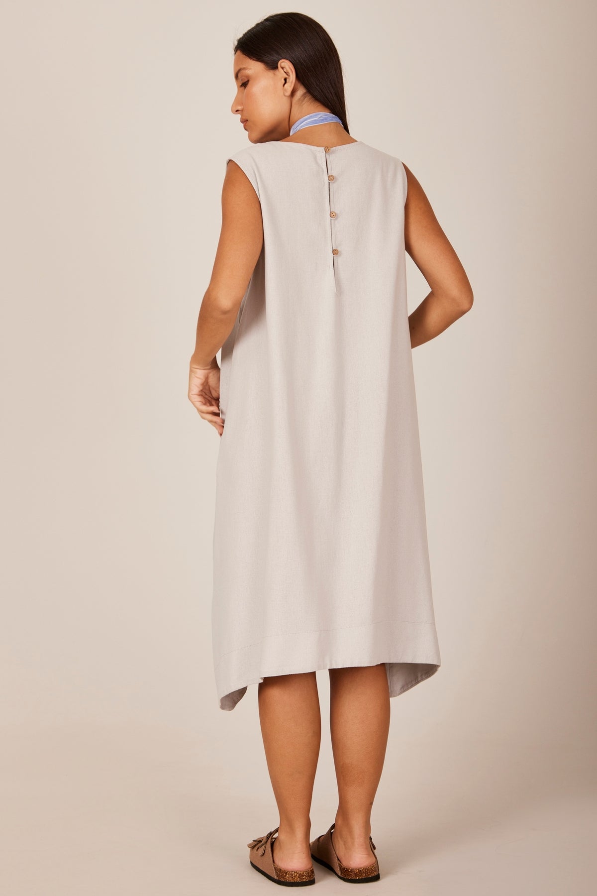 Vestido Curto De Linho Regata Cinza Claro Yacamim C25 liso