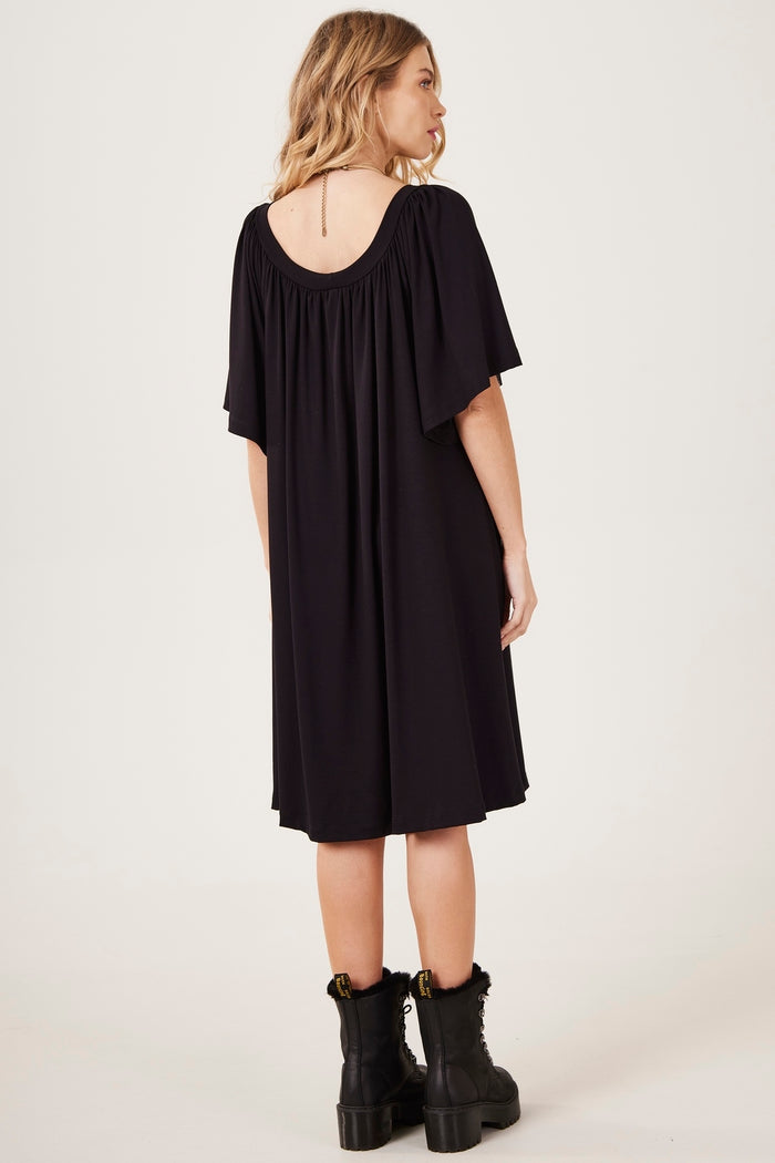 Vestido Curto Decote Ombro A Ombro Preto Yacamim D19 Liso