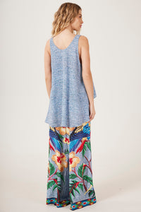 Calça Pantalona Bolsos Atrás Azul Estampa Araras Yacamim A9