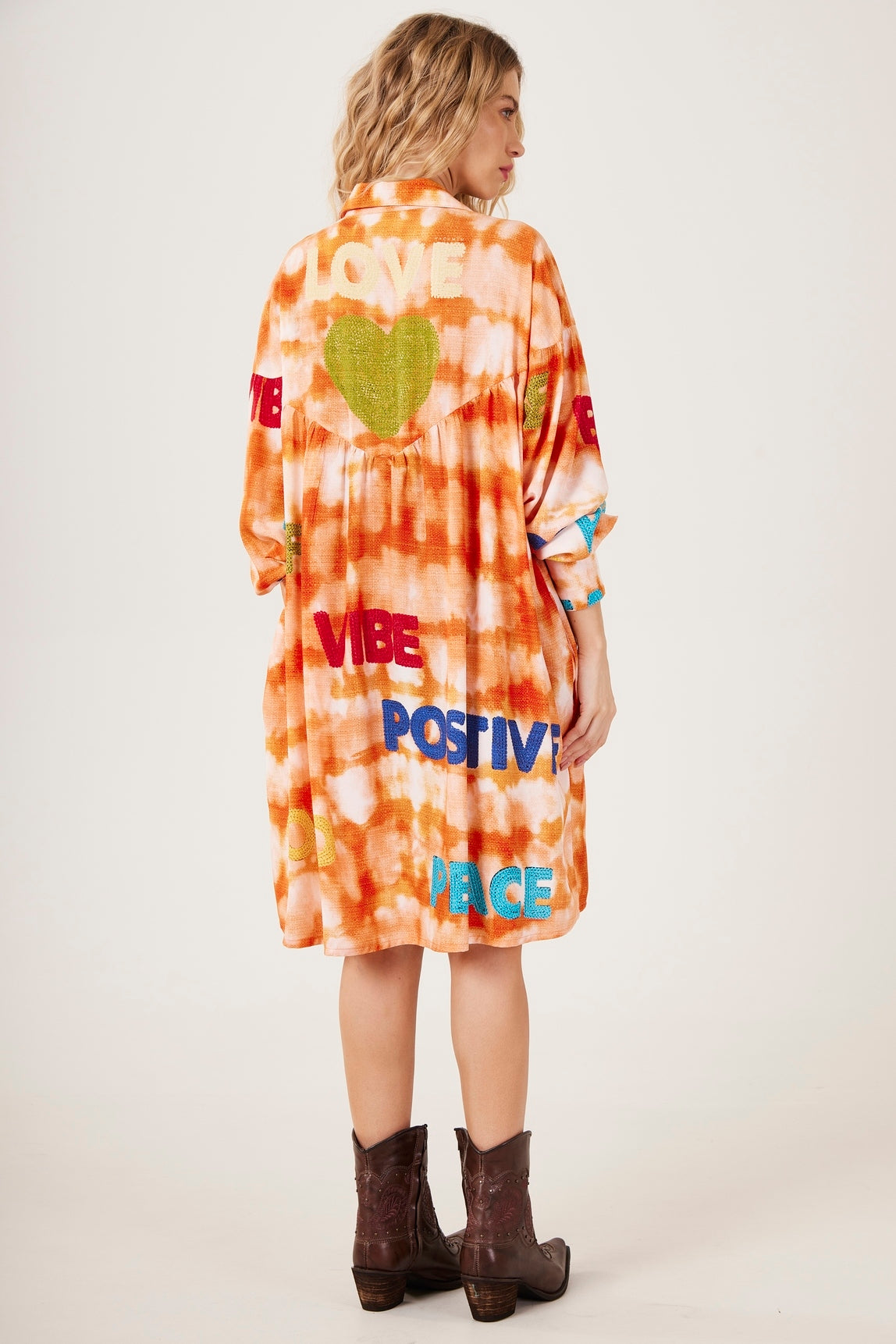 Chemise Ampla Tie Dye Laranja Digital Estampa Love Yacamim N6