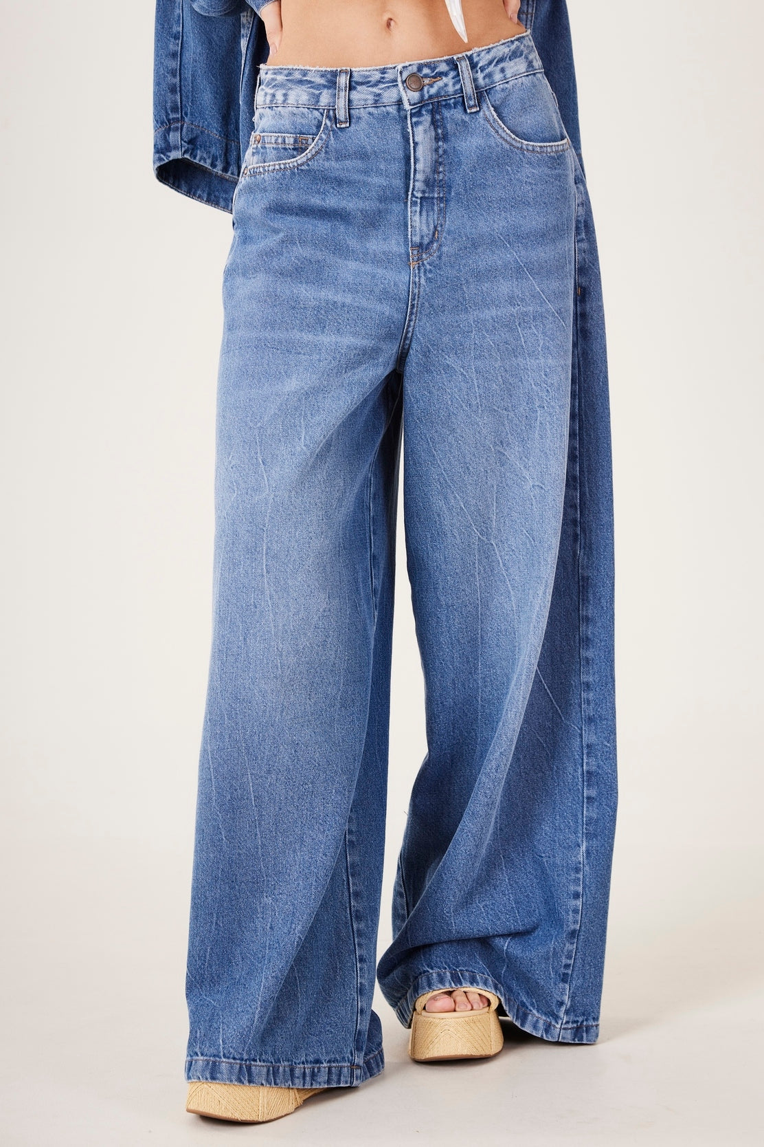 Calça Jumbo Azul Jeans Yacamim G3/4