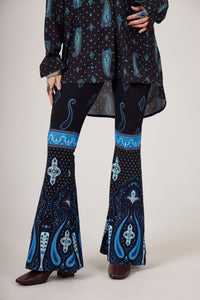 Calça Flare Azul Marinho Estampa Cashmere Yacamim A26