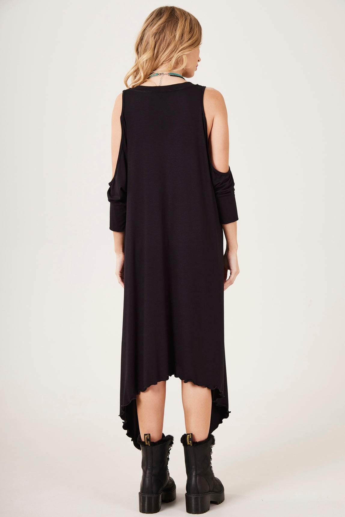 Vestido Curto Com Pontas Laterais Preto Yacamim C5 Liso