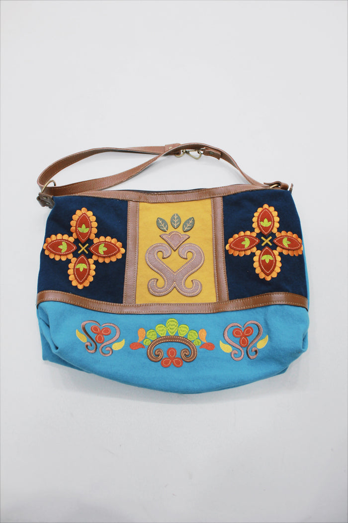 Bolsa De Lona Grande Artesanal Com Bordados Azul Claro Yacamim #525