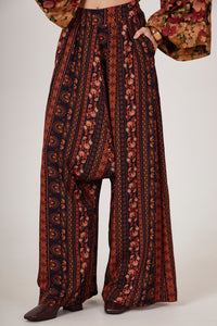 Calça Saruel Pantalona Marrom Estampado Yacamim I3