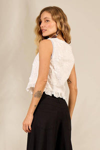 Colete Broderie Com Babados Branco Yacamim A4