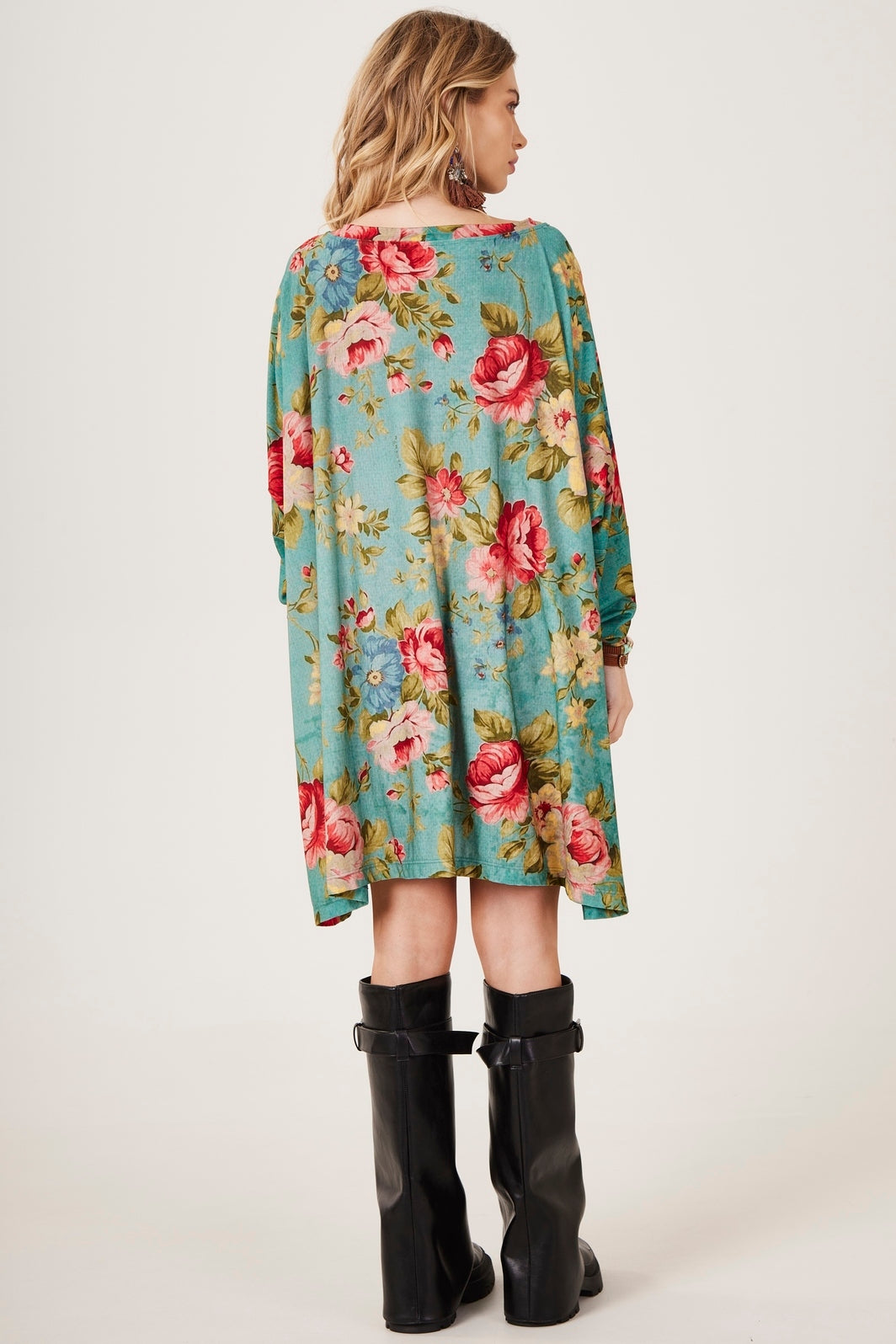 Bata Ampla Com Pedrinhas Estampa Exclusiva De Onça Verde Yacamim S1