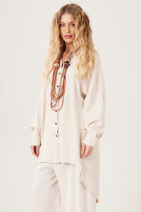 Camisa Ampla Alongada Viscolinho Bege Nature Yacamim A32 Liso