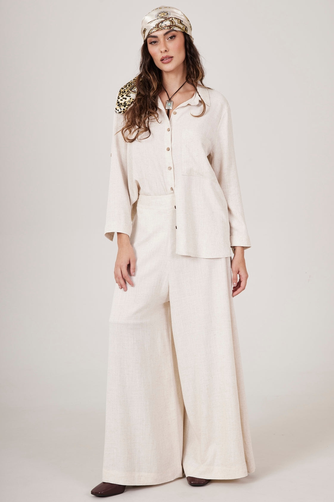 Calça Pantalona Sem Bolsos Bege Yacamim A1 Liso