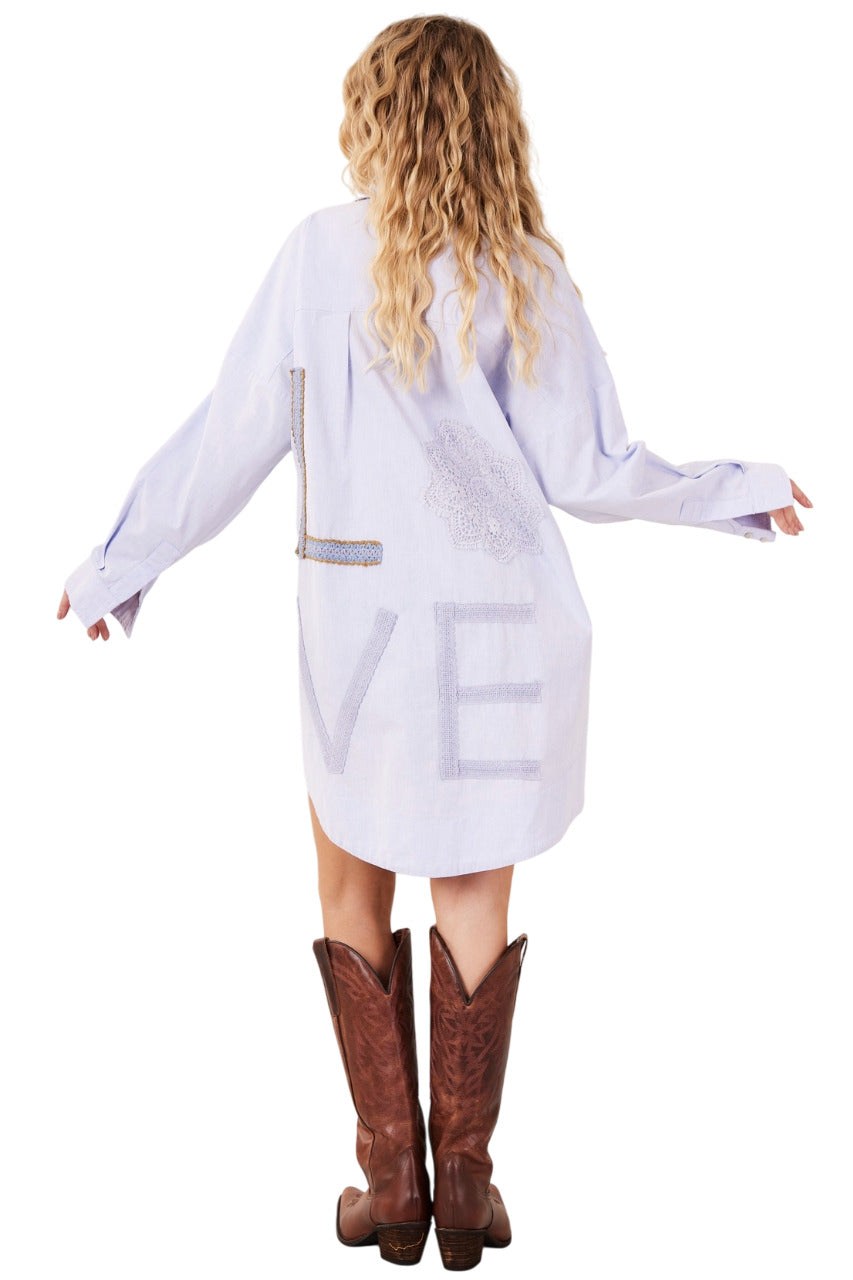 Camisa Ampla Com Bordado Exclusivo Love Azul Pastel Yacamim A19