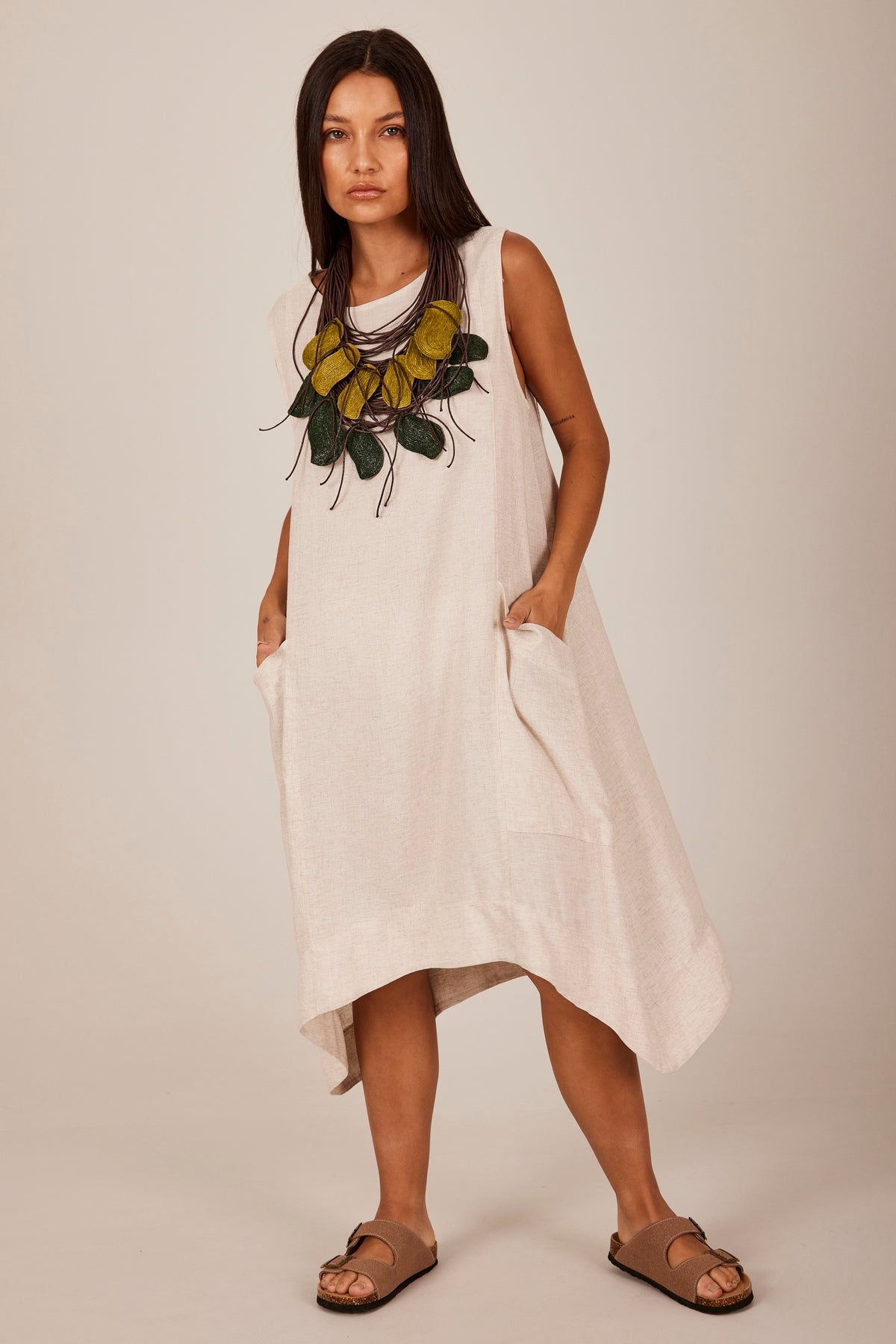 Vestido Curto Regata De Linho Bege Yacamim D3 Liso