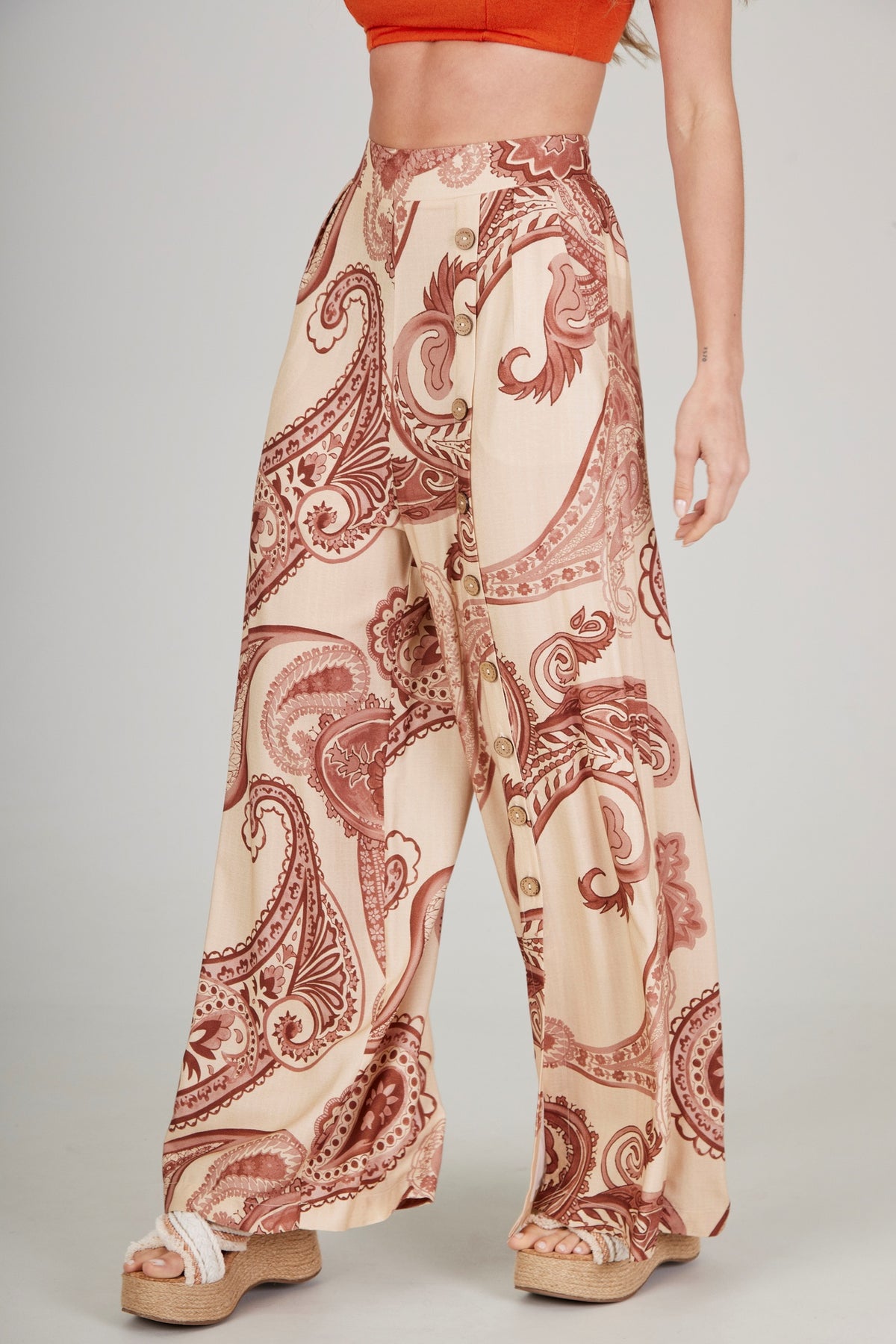 Calça Pantalona Bege Estampa Cashmere Yacamim A36