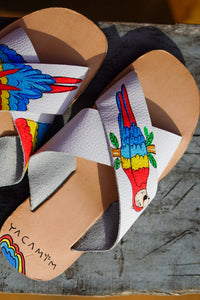 Sandália Rasteira De Couro Arara Coleção Bahêa Yacamim #547