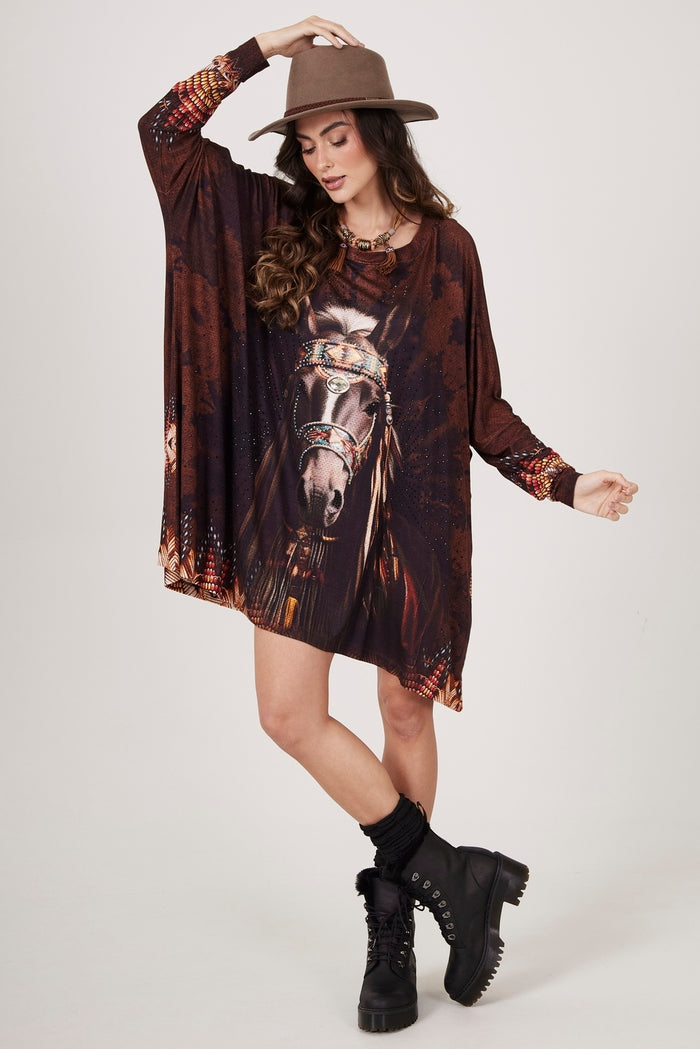 Bata Ampla Marrom Estampa De Cavalo Com Pedrinhas Yacamim S9