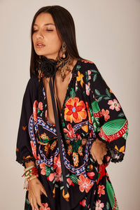 Vestido Longo Com Decote Em V Cavado Preto Estampado Yacamim C11