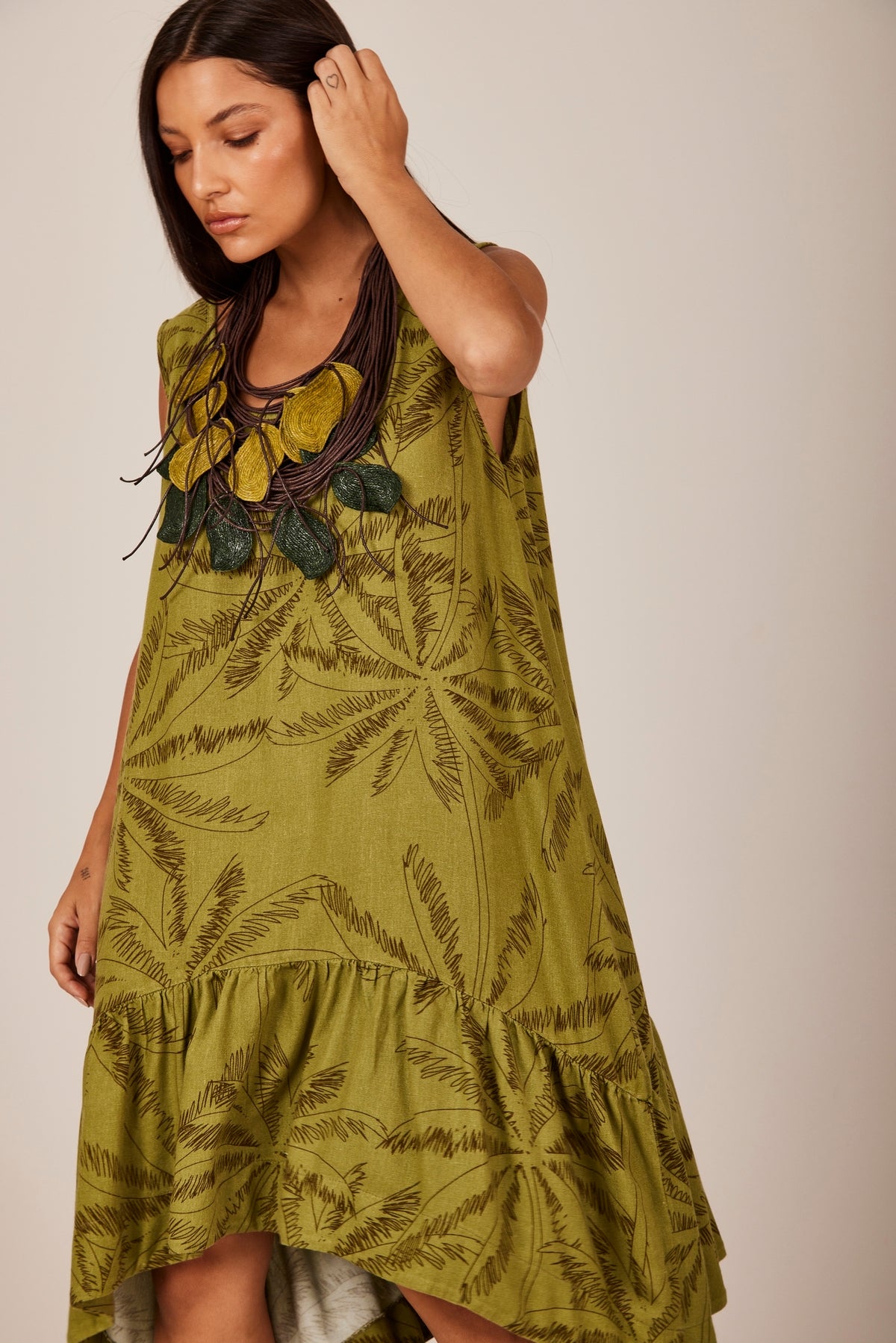 Vestido Curto Regata Com Decote Redondo Verde Yacamim C10