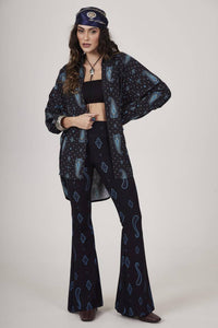 Calça Flare Cintura Alta Azul Marinho cashmere Yacamim A17