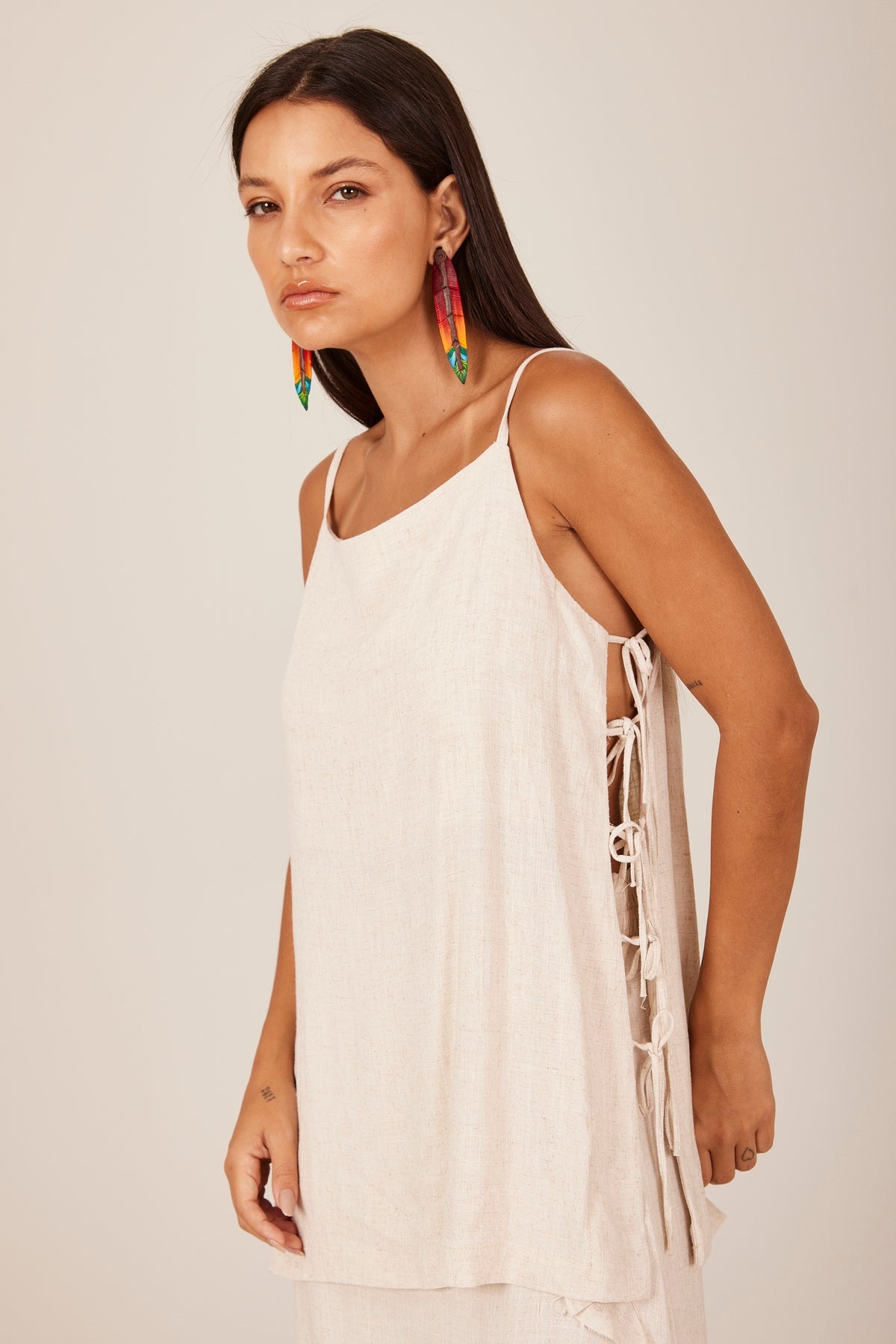 Bata Ampla De Linho Com Alças Bege Yacamim A18 Liso