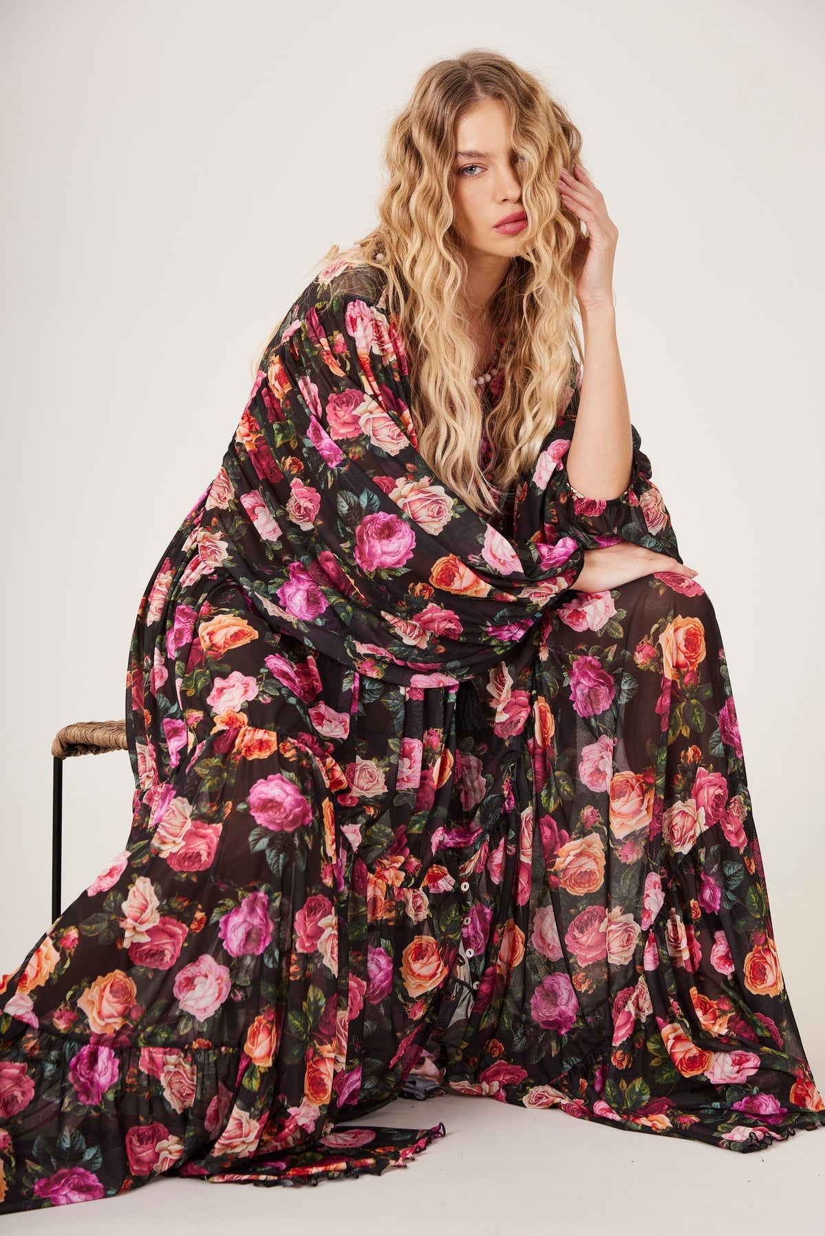 Vestido De Tule Longo Preto Estampa Floral Yacamim D15 Paris