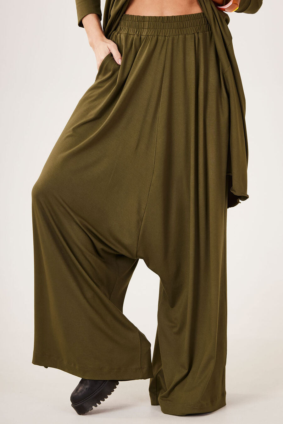 Calça Saruel Pantalona Verde Musgo Yacamim I8 Liso