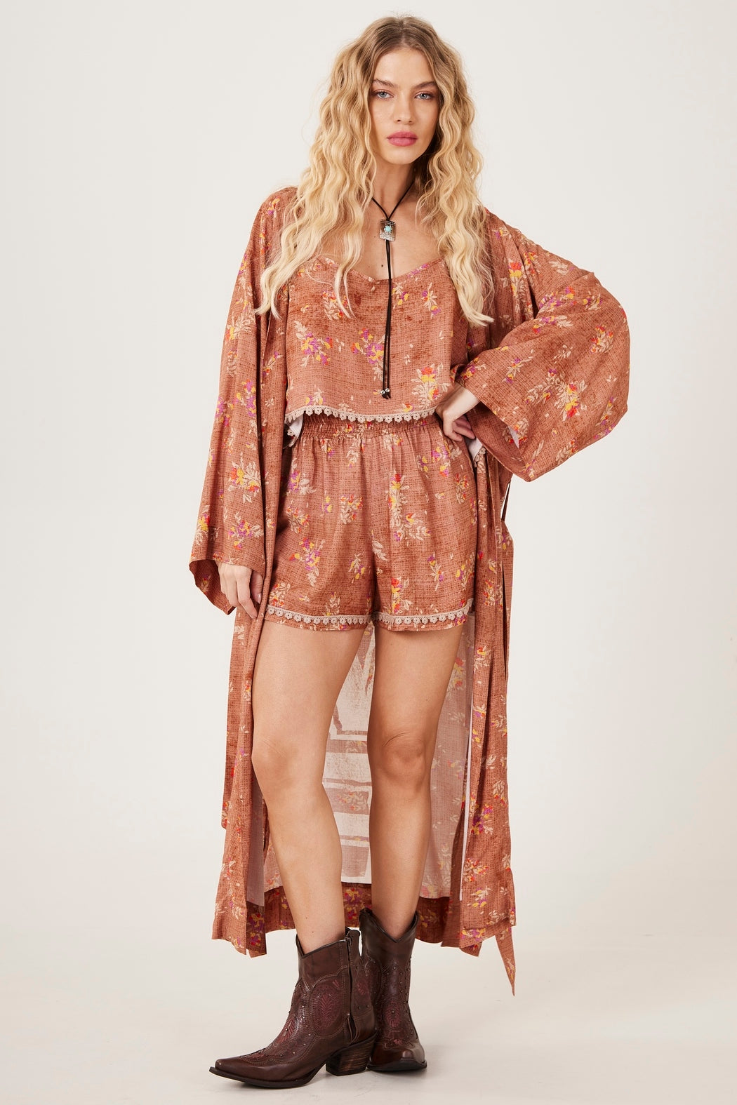 Kimono Longo Marrom Claro Estampa Love Yacamim J7