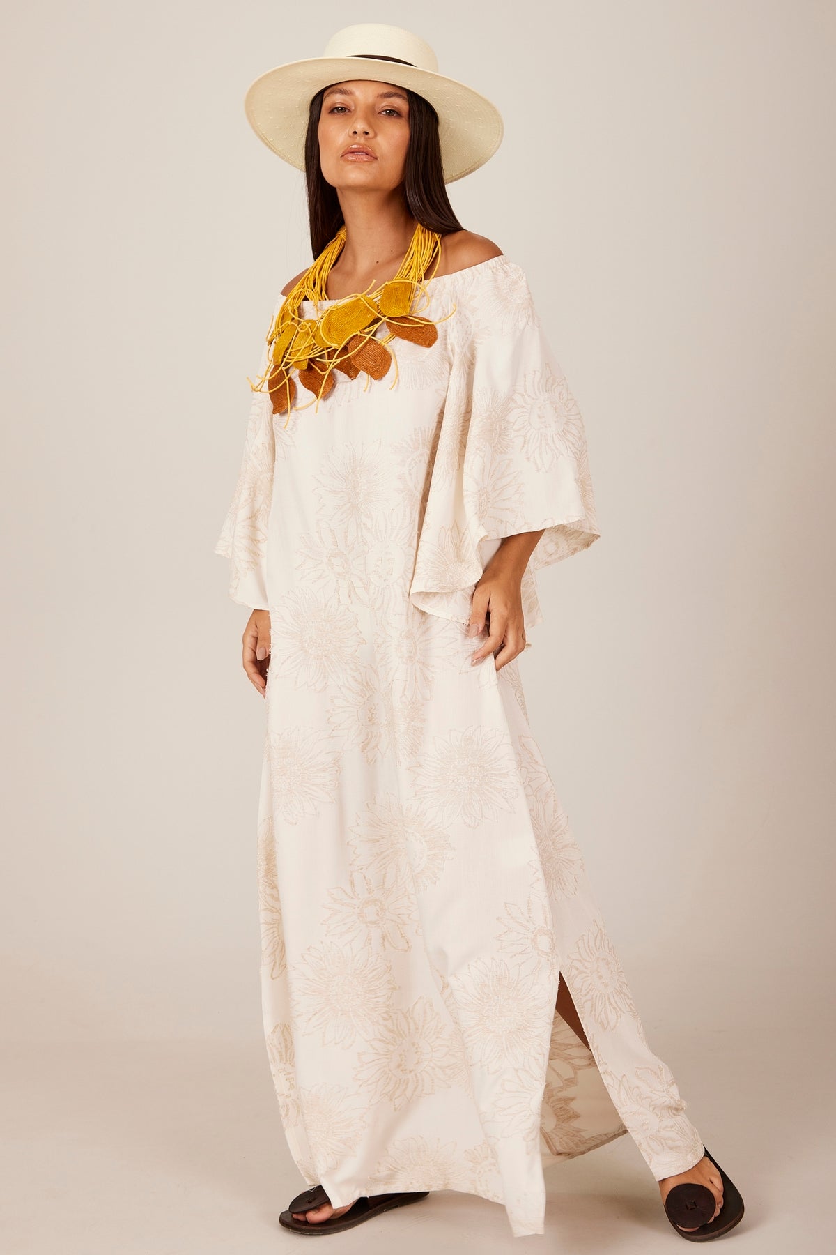 Vestido Longo De Linho Ciganinha Bege Estampado Yacamim E14