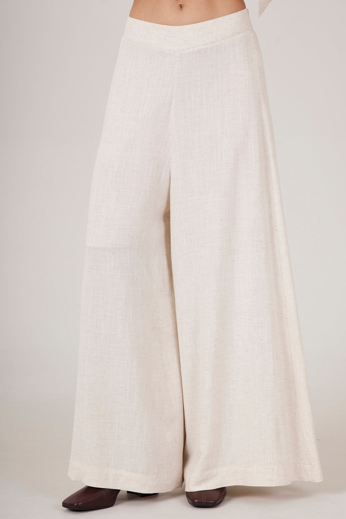 Calça Pantalona Sem Bolsos Bege Yacamim A1 Liso