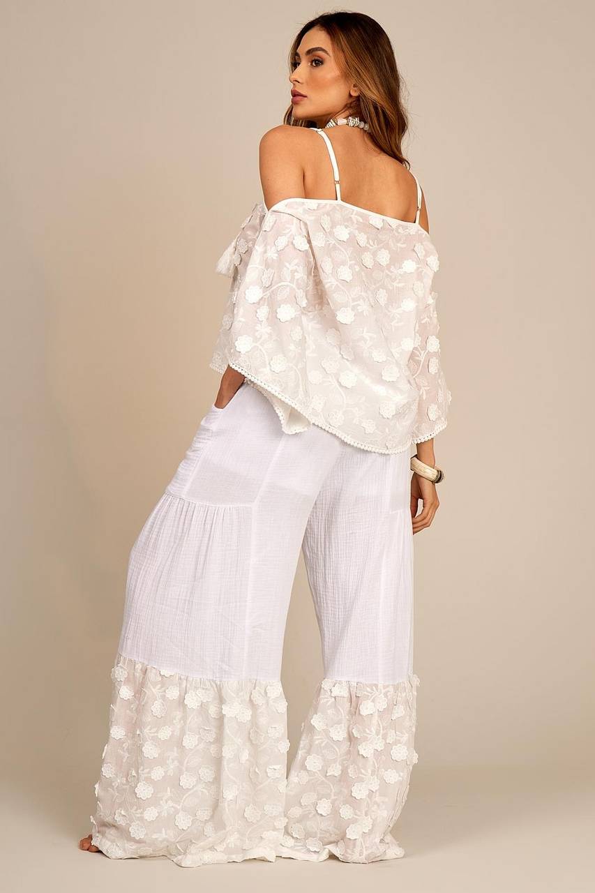 Calça Pantalona Com Babado De Laise Branco Yacamim G9