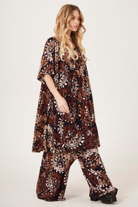 Calça Saruel Pantalona Estampa De Batik Marrom Yacamim H10