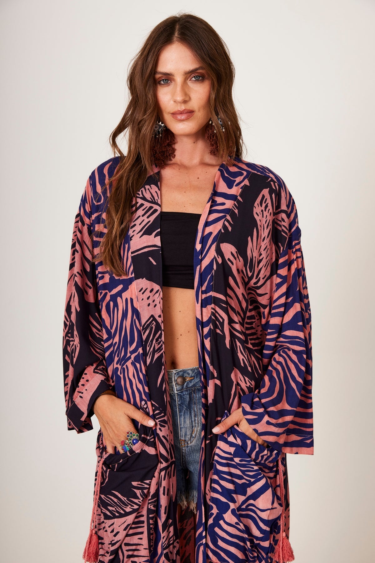 Kimono Longo Preto E Rosa Estampado Yacamim J6
