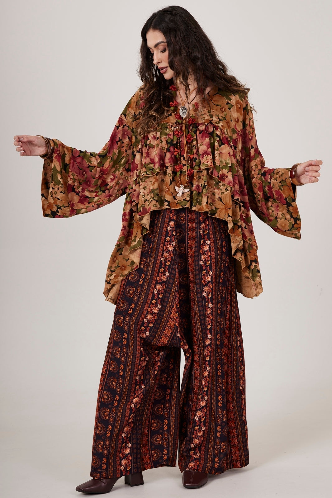 Calça Saruel Pantalona Marrom Estampado Yacamim I3