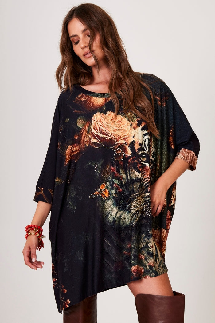 Bata Ampla Alongada Preta Estampa Tigre Com Pedrinhas Yacamim B24