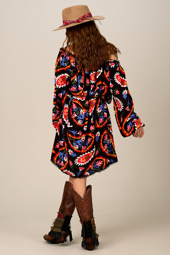 Vestido Curto Preto Estampa Cashmere Yacamim C26