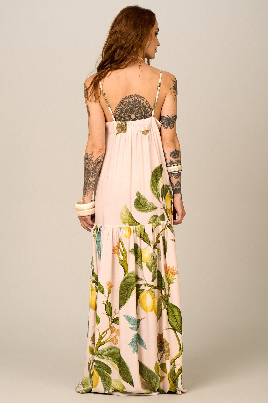 Vestido Longo De Alças Reguláveis Bege Estampado Yacamim E2