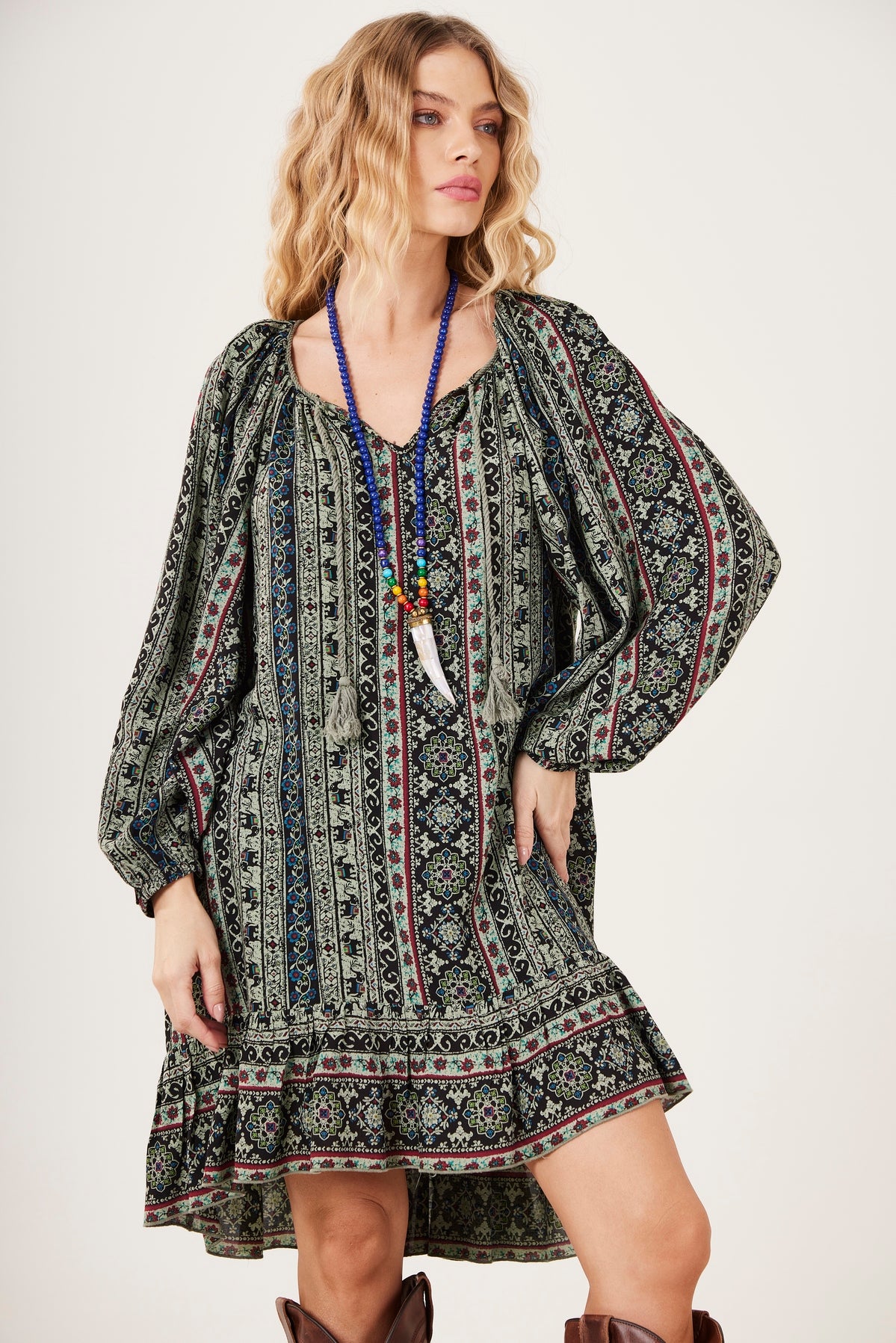 Vestido Curto Com Mangas Bufantes Verde Estampa Indiana Yacamim D2