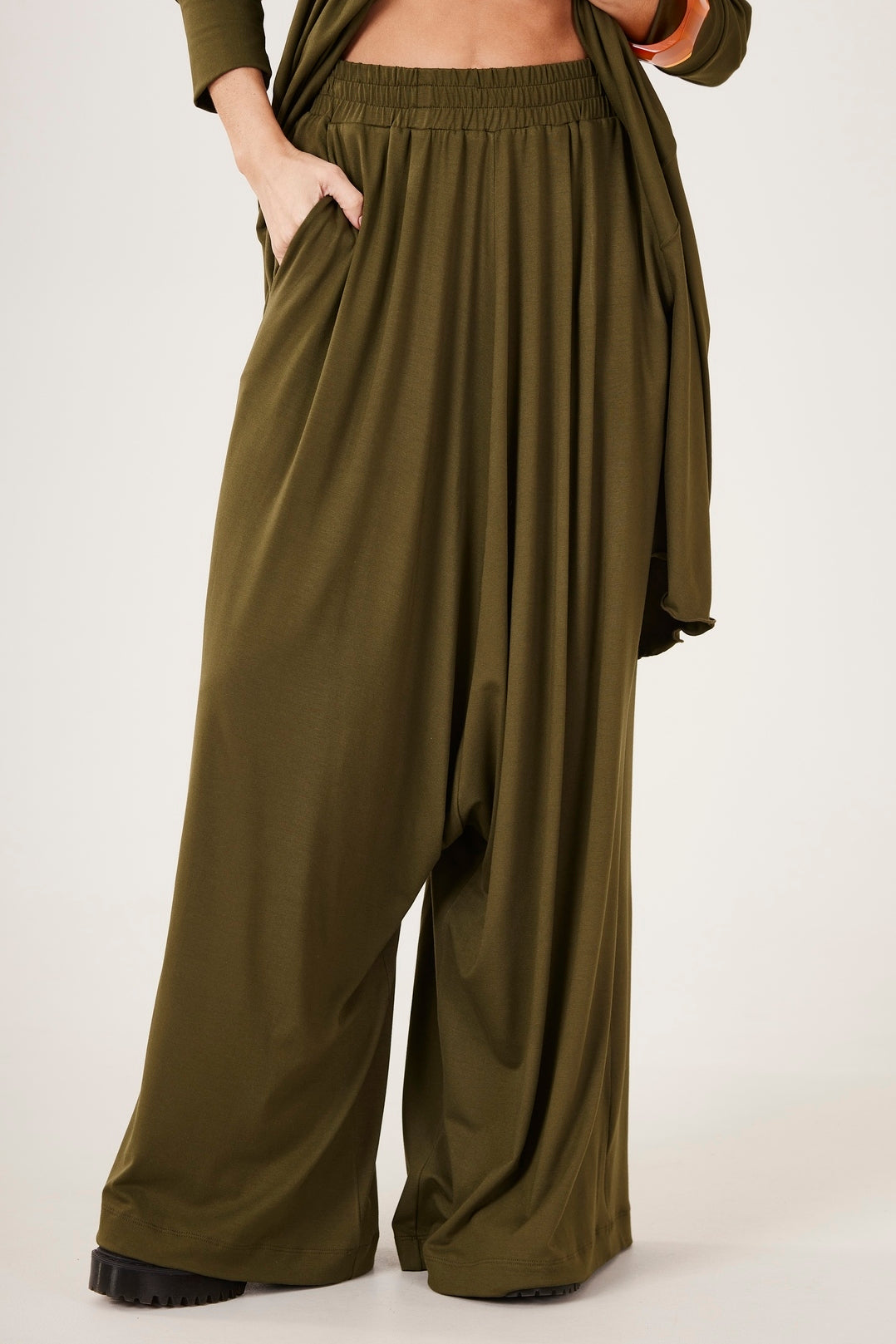 Calça Saruel Pantalona Verde Musgo Yacamim I8 Liso